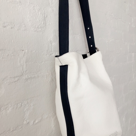 Leather bucket bag - Picture 6 of 7